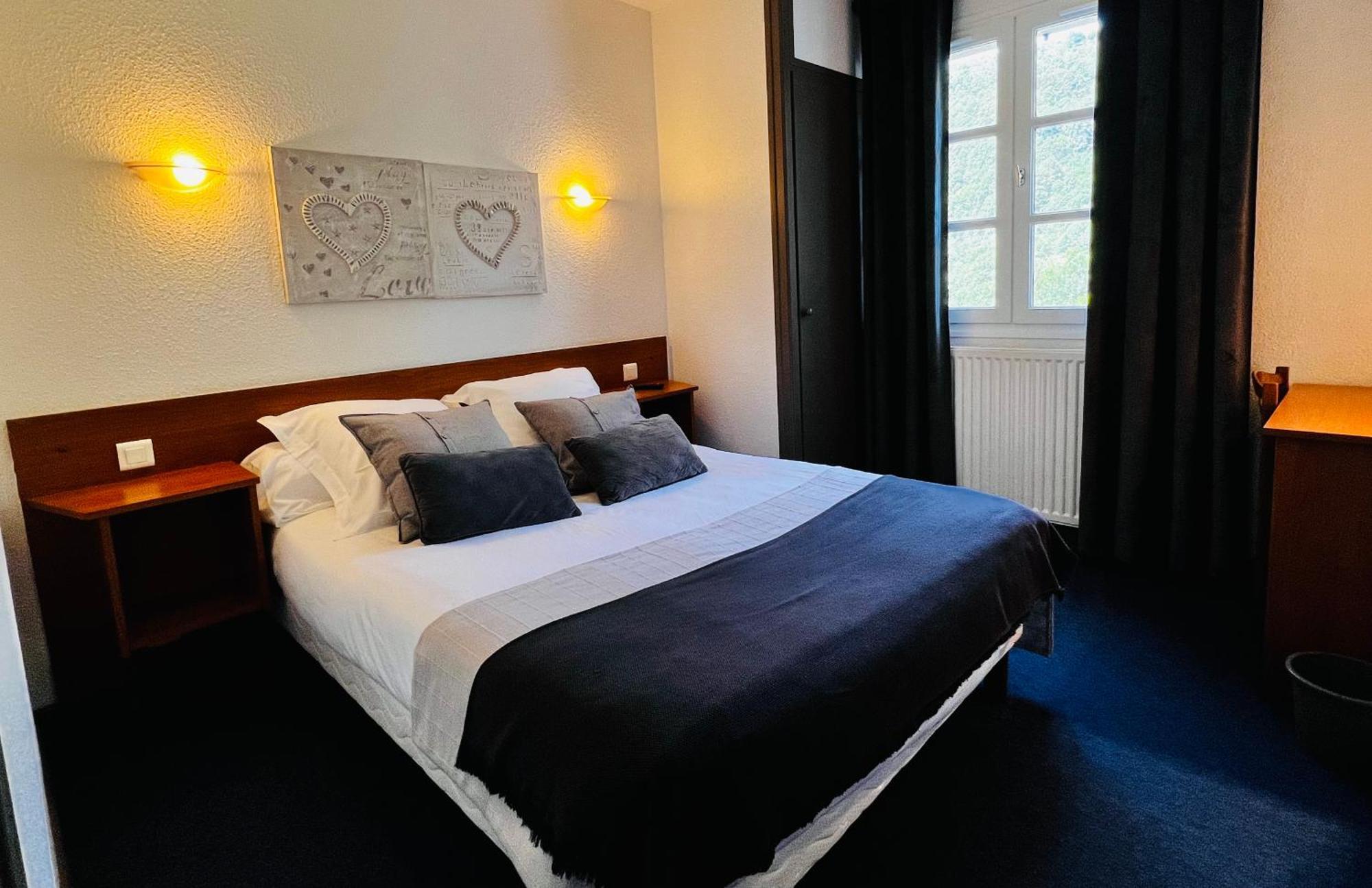 L'Escoundillou Hotel Saint-Jacques-des-Blats Екстериор снимка