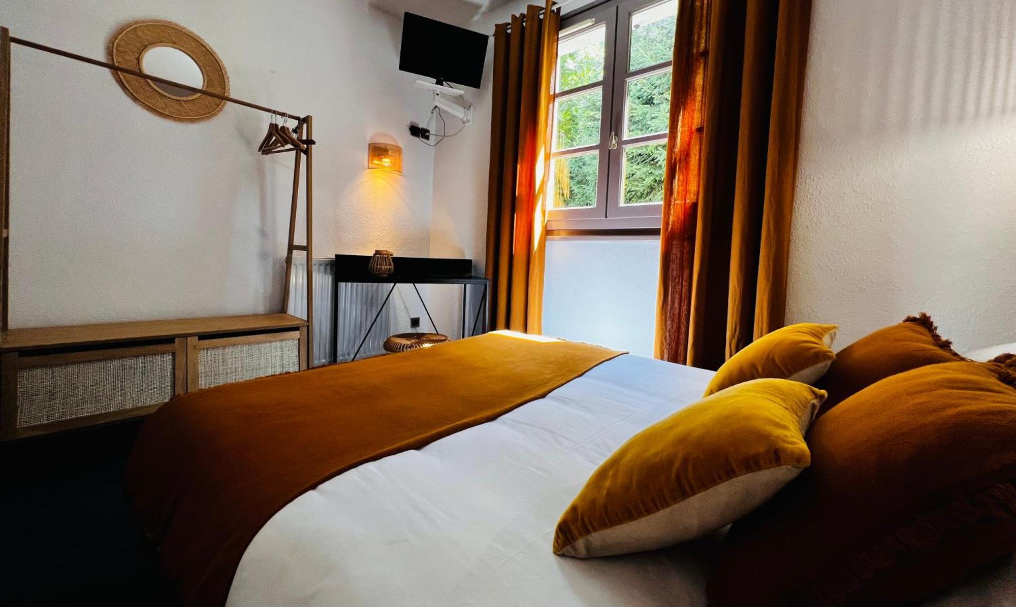 L'Escoundillou Hotel Saint-Jacques-des-Blats Екстериор снимка